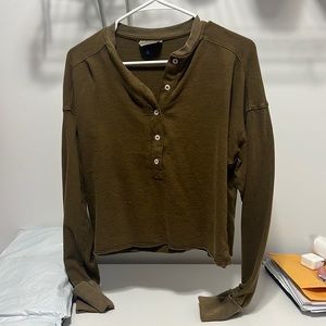 long sleeve tee with buttons!